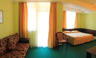 Гостиница Аврора Белокуриха Улучшенный двухместный номер с 2 отдельными кроватями-5
