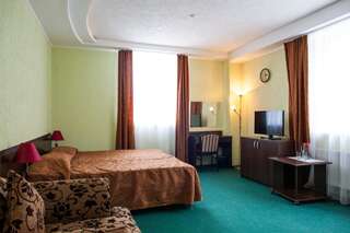 Гостиница Аврора Белокуриха Улучшенный двухместный номер с 2 отдельными кроватями-4